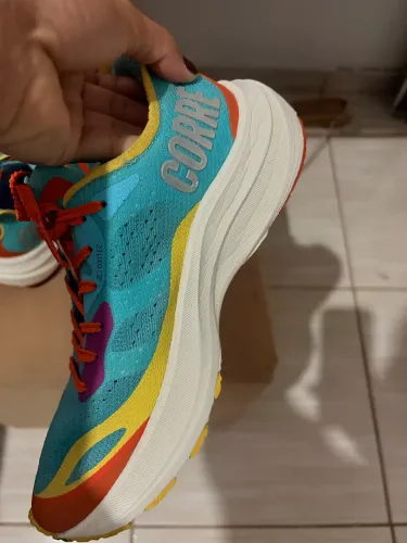 OLYMPIKUS CORRE 4 ?