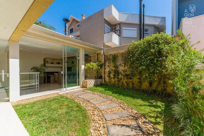 Casa em Condomínio no Brazville, 03 Quartos, 04 Vagas, Churrasqueira, Mossunguê, Curitiba.