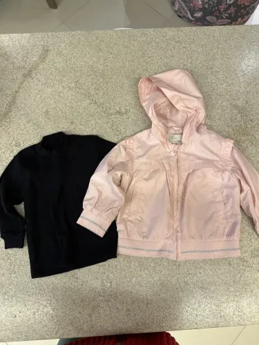 Jaqueta corta vento e blusa de lã tamanho 1