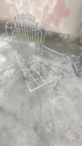 Jogo de cadeiras de ferro