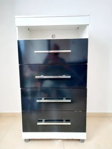 Cômoda 4 gavetas