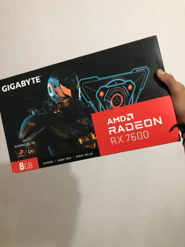 Rx 7600 8VRAM da gigabyte, ótimo estado, com caixa