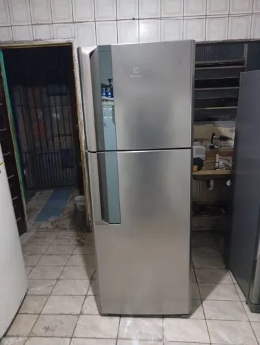 Geladeira Eletrolux Frost Free inox,