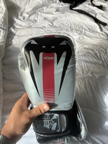 LUVA BOXE E MUAY THAI VENUM GIANT EVO PRO SILVER