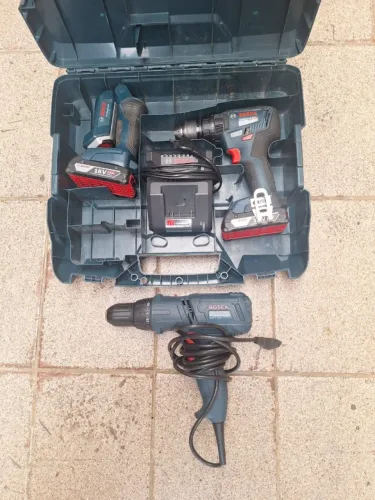 Kit Bosch Parafusadeiras e Lanterna