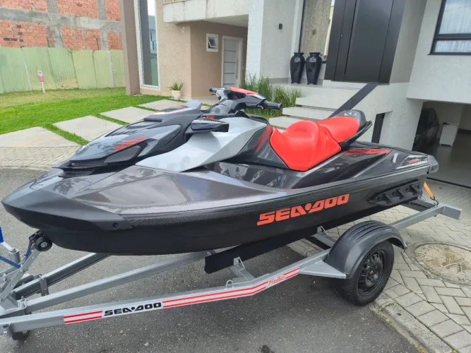 Jet ski seadoo gti 170 se