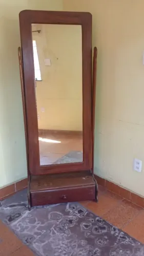 Espelho Psiquê Antigo de Chão - Madeira Angelim Pedra (Perfeito Estado)