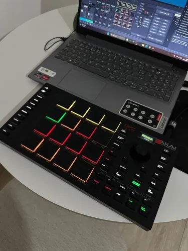 Akai MPC pro studio 2 