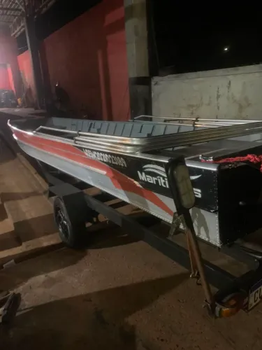 Kit barco carreta e motor.