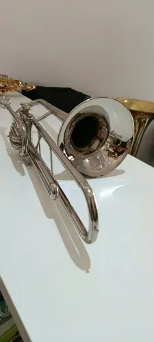Trombone em Dó Curto Weril Brasil Niquelado Usado R$ 1.900,00 Até 12x Sem juros no Cartão
