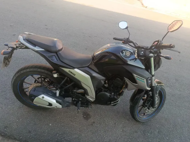 Yamaha Fazer 250 | completa 