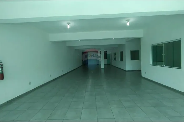 Excelente salão comercial para locação no Av. Itapark
