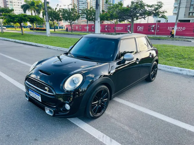 Mini Cooper S 2.0 Turbo 16V 5P Aut. 2015