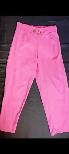 Calça feminina na promoção
