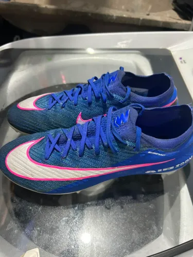 Chuteira Nike mercurial profissional 40
