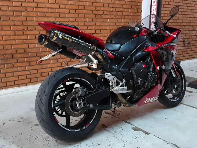YAMAHA R1 ghost (caveirinha)