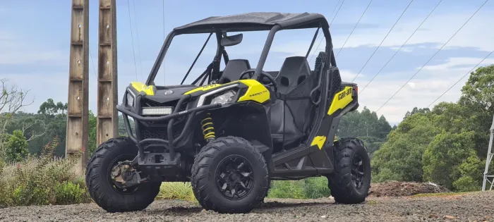 UTV Can-Am Maverick Trail 800