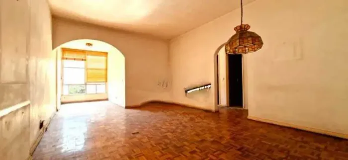 Apartamento : / Residencial / Laranjeiras