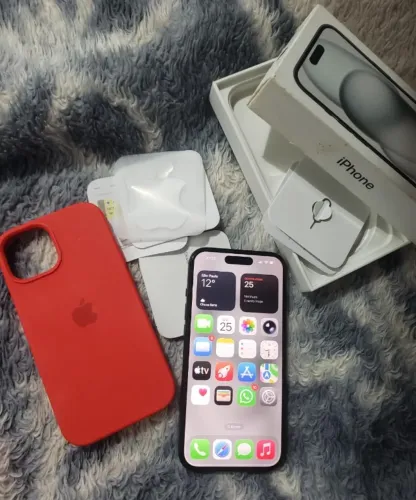iPhone 15 novinho. Aceito trocas