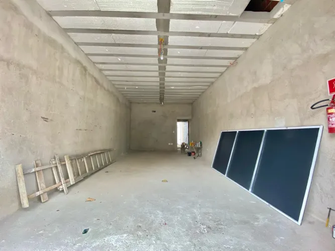 Loja para Locação Anual na Enseada no Guarujá | QVista Inteligência Imobiliária Guarujá
