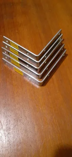Kit 5 cantoneiras em metal cromado 10,5 X 10,5cm