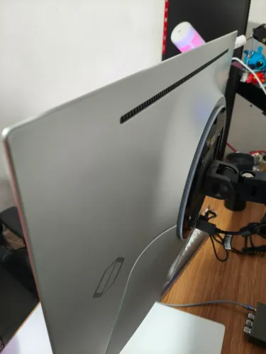 Monitor Samsung OLED QHD 500HZ 27"