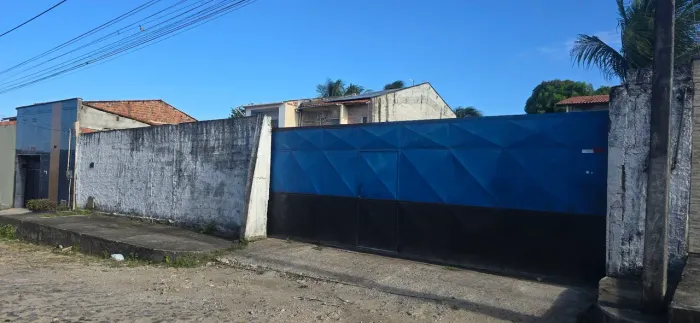 Casa com garagem em caucaia