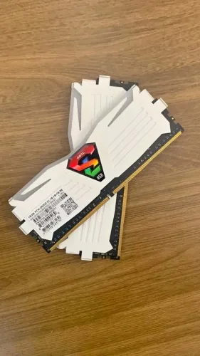 32GB DDR4 (2X16GB) GEIL RGB 3000MHZ