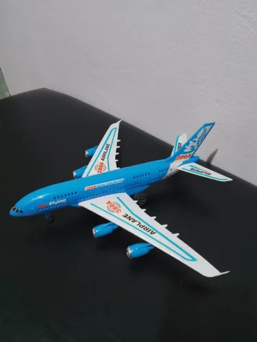 Avião de Brinquedo Airbus A380 Azul com Corda Retrátil