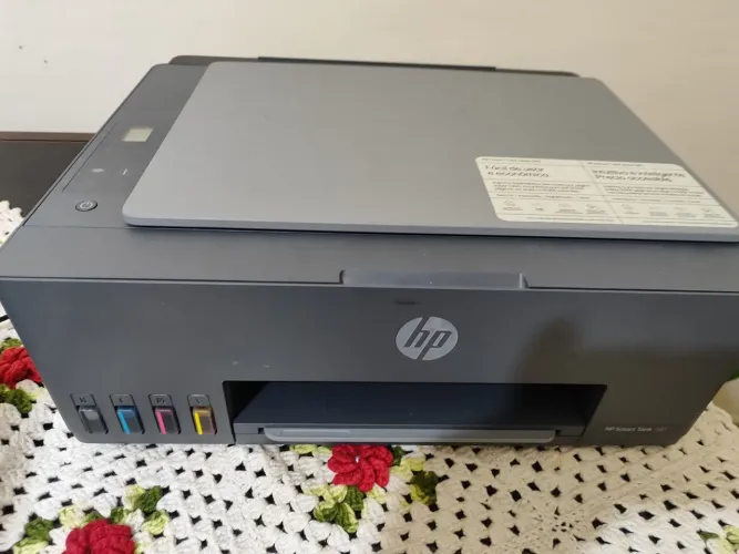 Vendo impressora HP 580 tank. Pouco tempo de uso, com defeito na placa. cartuchos cheios. 