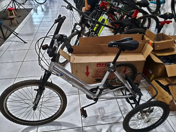 Vendo triciclo adulto quadro em alumínio, recentemente passou por revisão