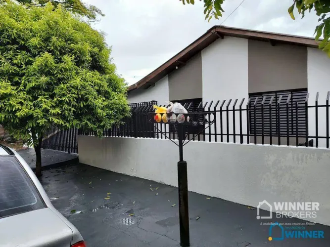 Casa com 2 dormitórios à venda, 110 m² por R$ 315.000,00 - Jardim Panorama - Sarandi/PR