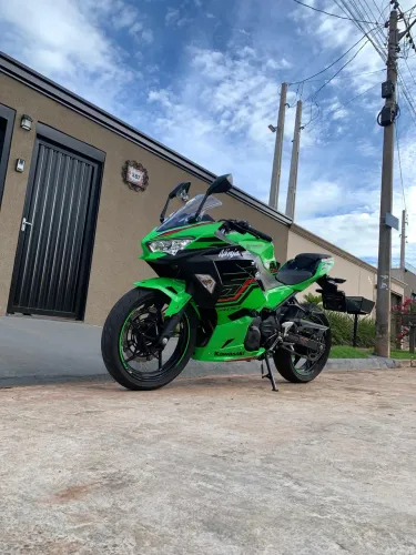 Kawasaki ninja 400 2023 Abs ?