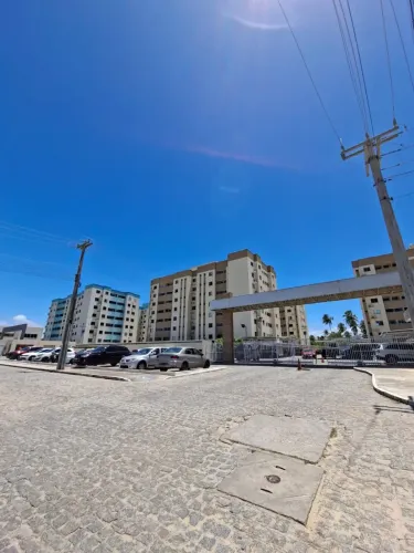 APARTAMENTO SEMIMOBILIADO COM DOIS QUARTOS PARA LOCAÇÃO, SITUADO NO COND. HORTO DA BARRA