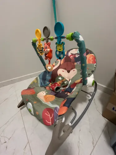 Cadeira de Balanço Bebê Marrom com Touro Fofo, Reclinável 3 Posições e Cinto de Segurança
