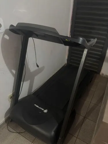 Vendo Esteira semi nova passo cartão