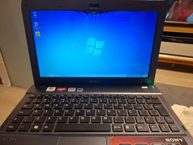 Notebook VAIO modelo VPCYB25AB.