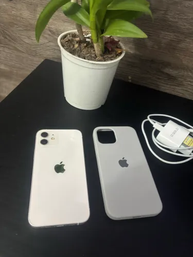 Vendo IPhone 12  IMPECÁVEL