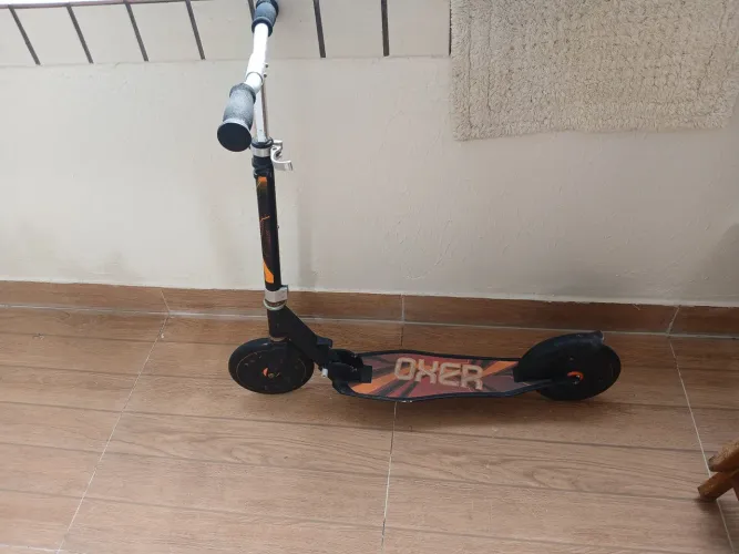 Patinete em alumínio