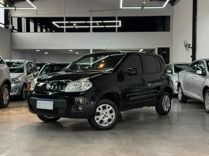 Fiat Uno Attractive 1.4 EVO Fire Flex 8V 4P 2011