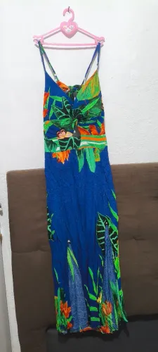 Vestido floral pouco usado