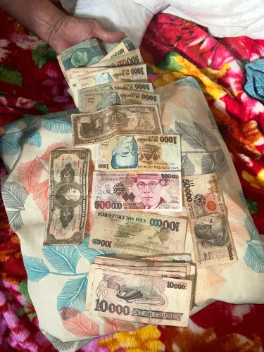 Notas e moedas antigas