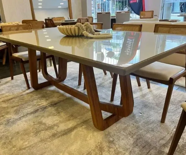 Mesa de jantar com 6 cadeiras semi nova