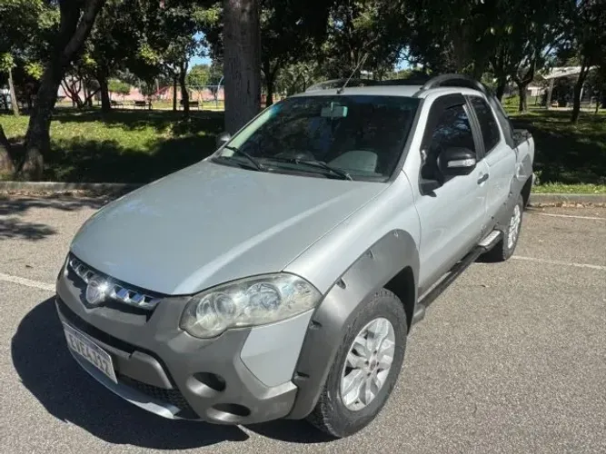 Fiat Strada Adv. Ext. 1.8 Locker Dual.flex CE 2013