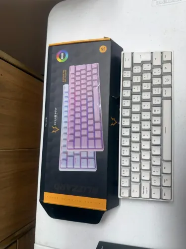 teclado mecânico da marca Husky Gaming, modelo Blizzard (código TC-HBL).