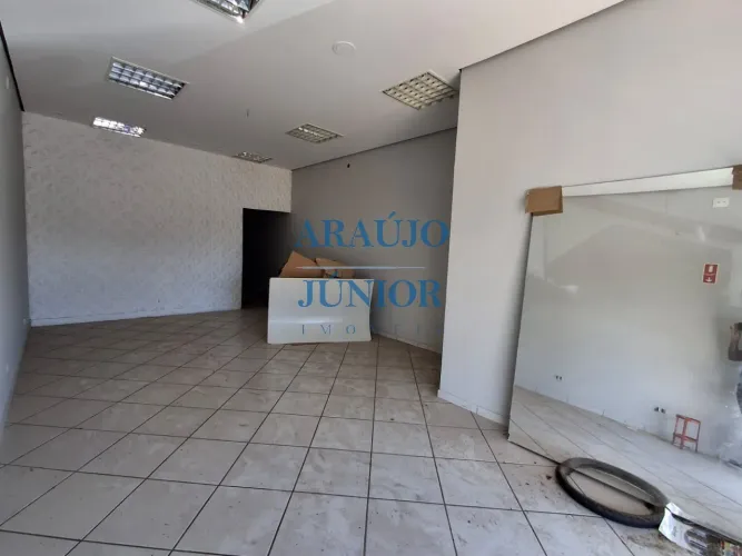 Aluguel de Sala Comercial EM AMERICANA - 4 salas, 2 banheiros, 4 vagas, 49m².