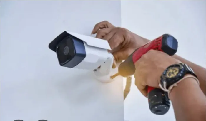 Instalador de câmeras de segurança 