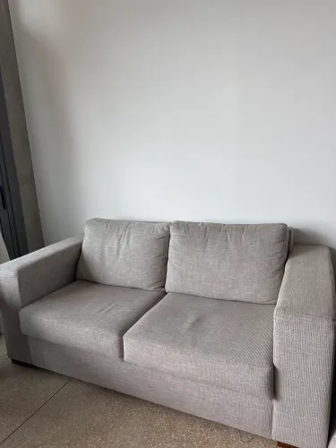 Sofá cinza em bom estado
