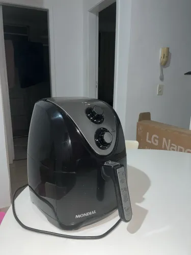 Vendo Air Fryer 5 litros 110v, valor inicial de 300,00