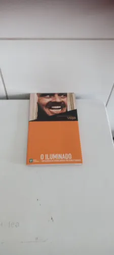 Dvd de Um dos Maiores Clássicos do Terror - O Iluminado com Fascículo Cinemateca Veja